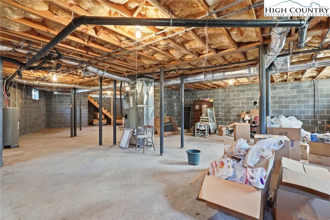 206 Lane L Massey Road Crumpler, NC 28617 - Photo 19 of 36 a living room with furniture