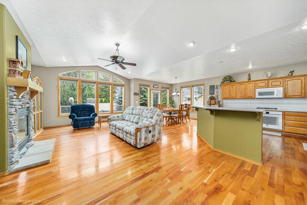 714 Erica Court Spokane, WA 99208 - Photo 5 of 50