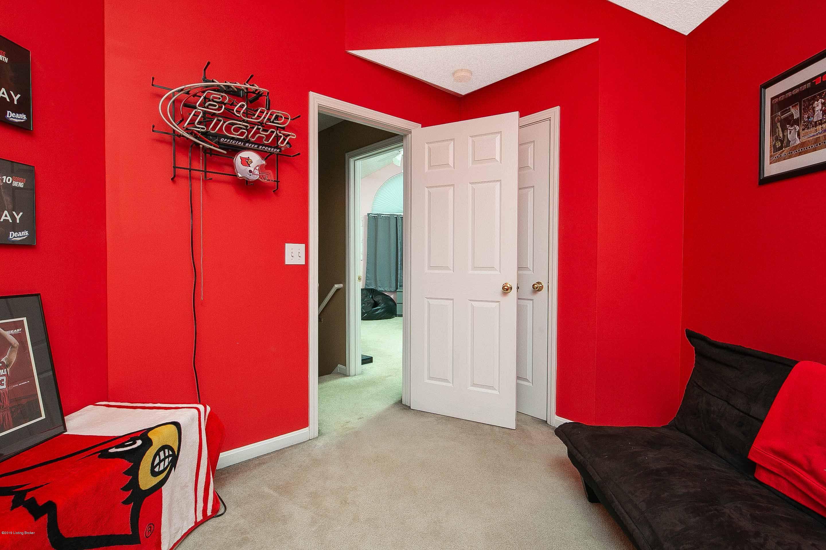 7823 Lariat Road Louisville, KY 40219 - Photo 35 of 39 37