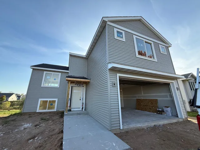 $390,000 | 1220 Corey Court, Osceola, WI 54020