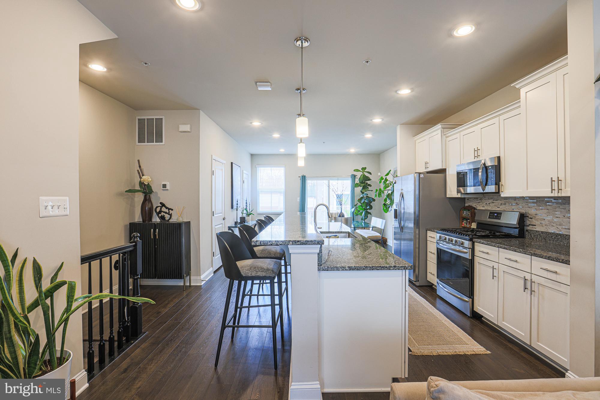 7104 Druce Way Hanover, MD 21076 - Photo 13 of 31 kitchen