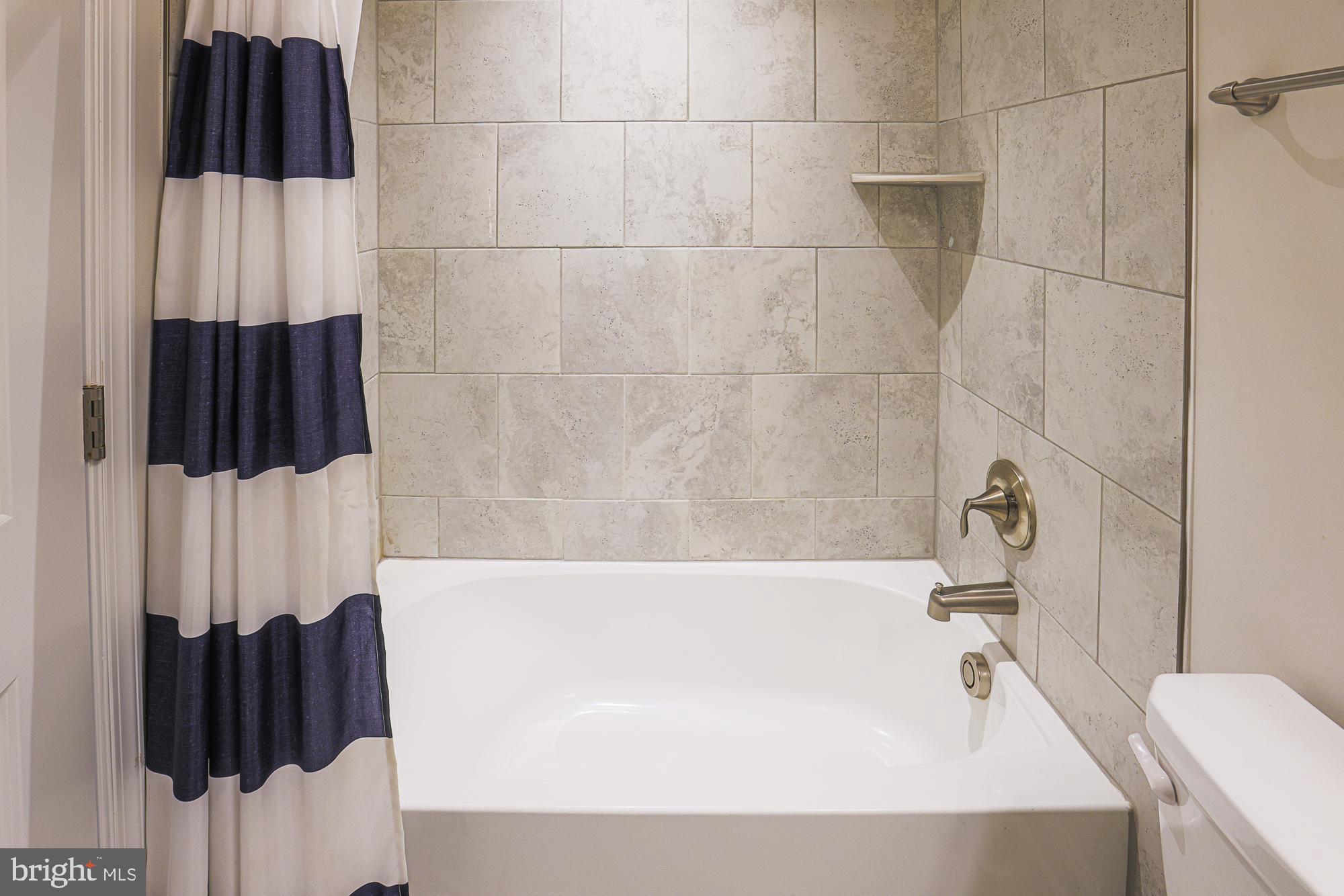 7104 Druce Way Hanover, MD 21076 - Photo 27 of 31 hall bathroom for bedrooms