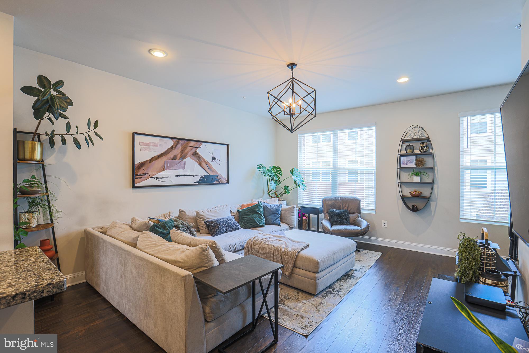 7104 Druce Way Hanover, MD 21076 - Photo 9 of 31 living room
