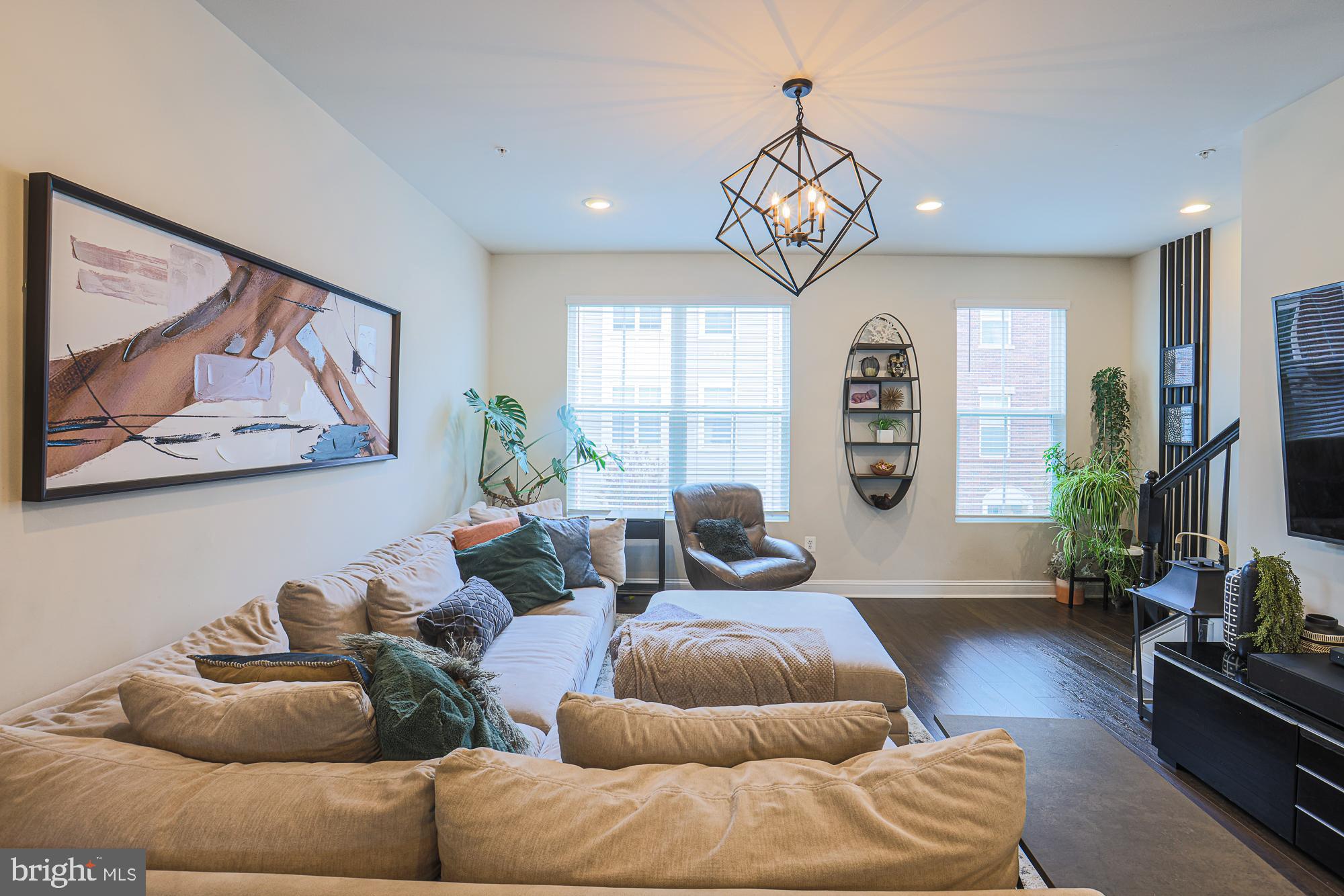 7104 Druce Way Hanover, MD 21076 - Photo 10 of 31 living room