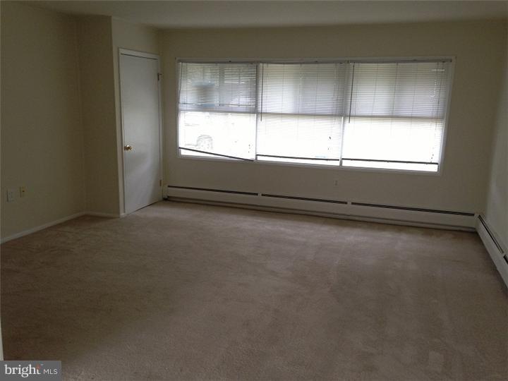 80 Indian Red Road Levittown, PA 19057 - Photo 2 of 13 Living Room