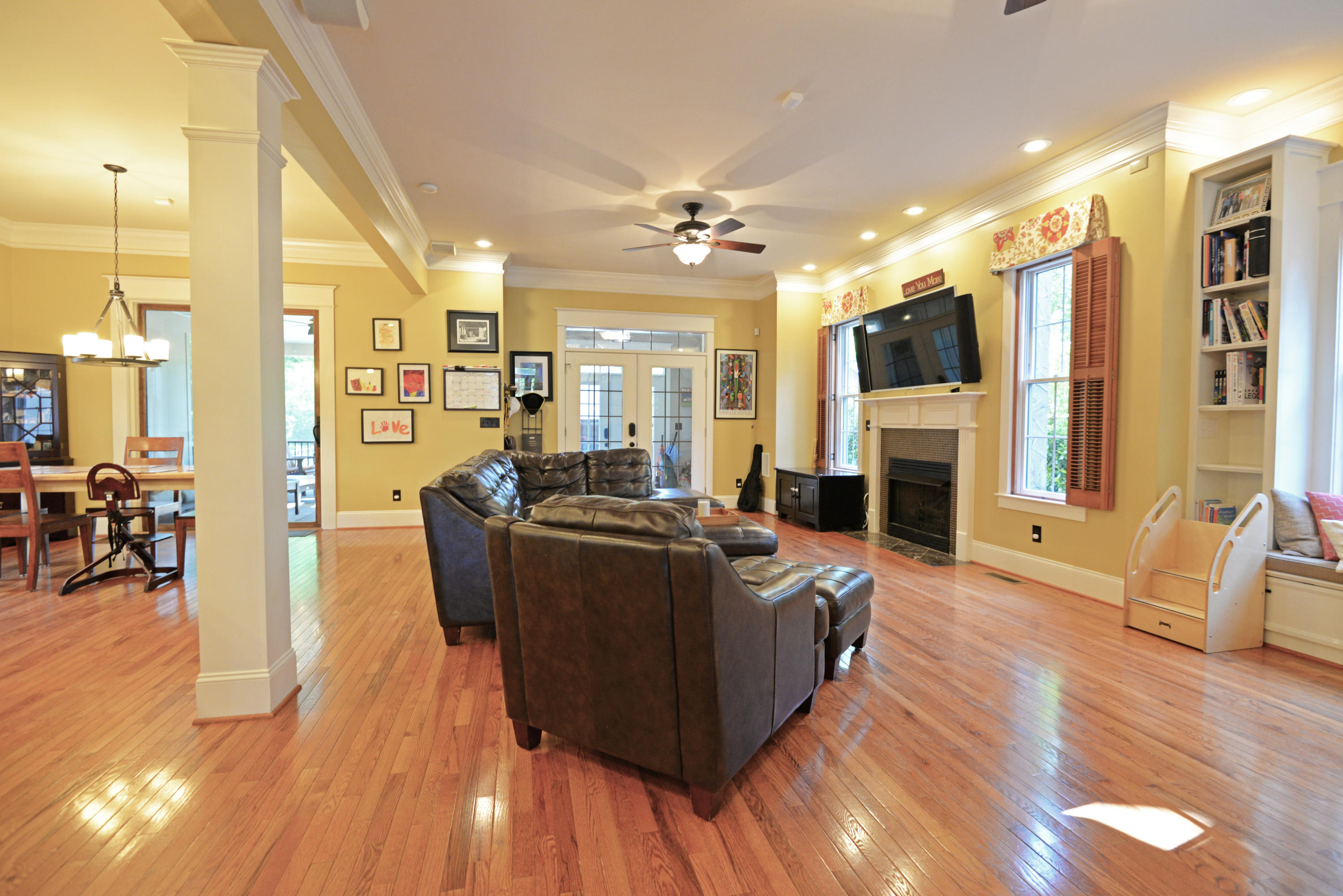 1204 East Dallas Road Chattanooga, TN 37405 - Photo 14 of 54 Gathering room view 1