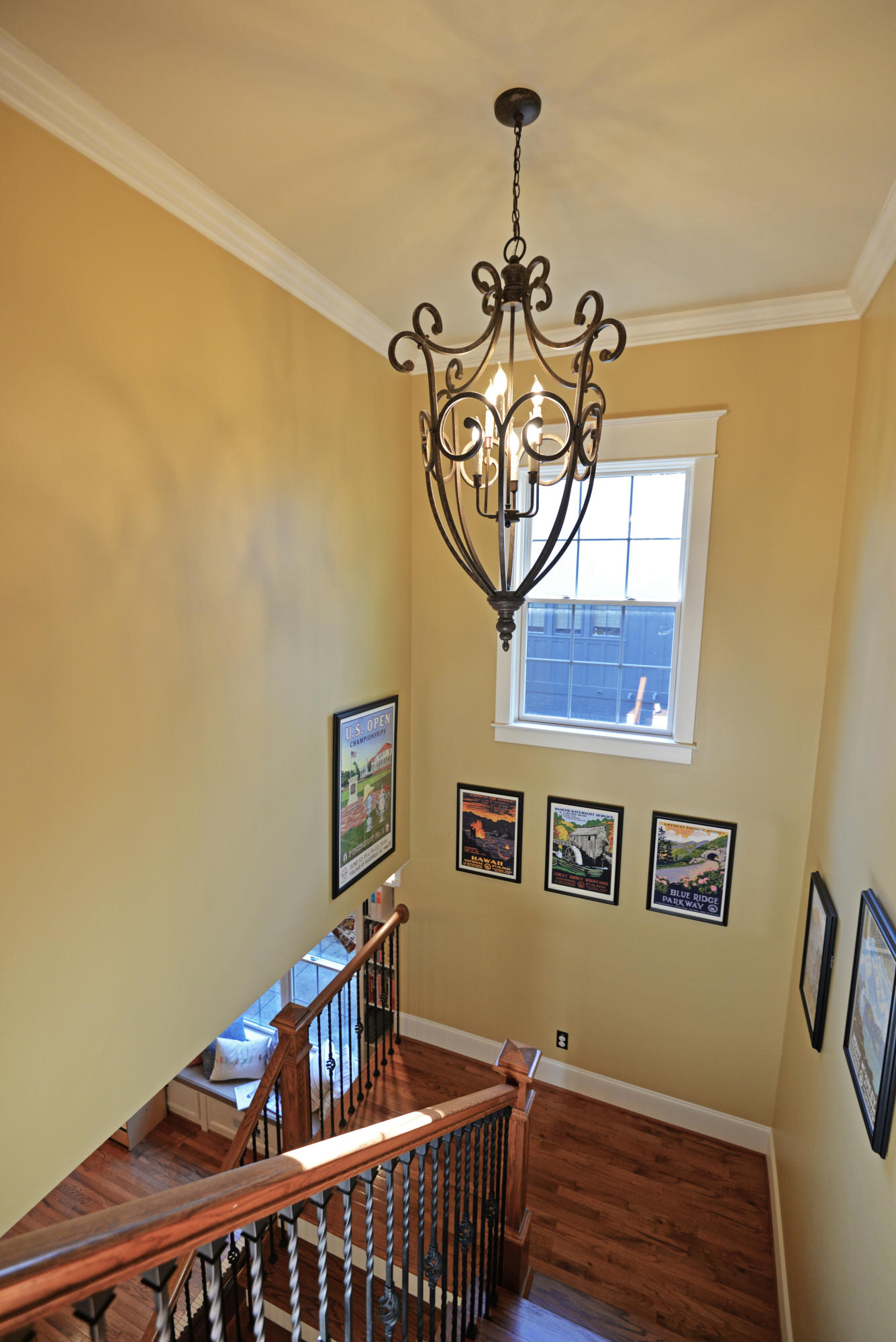 1204 East Dallas Road Chattanooga, TN 37405 - Photo 25 of 54 Staircase