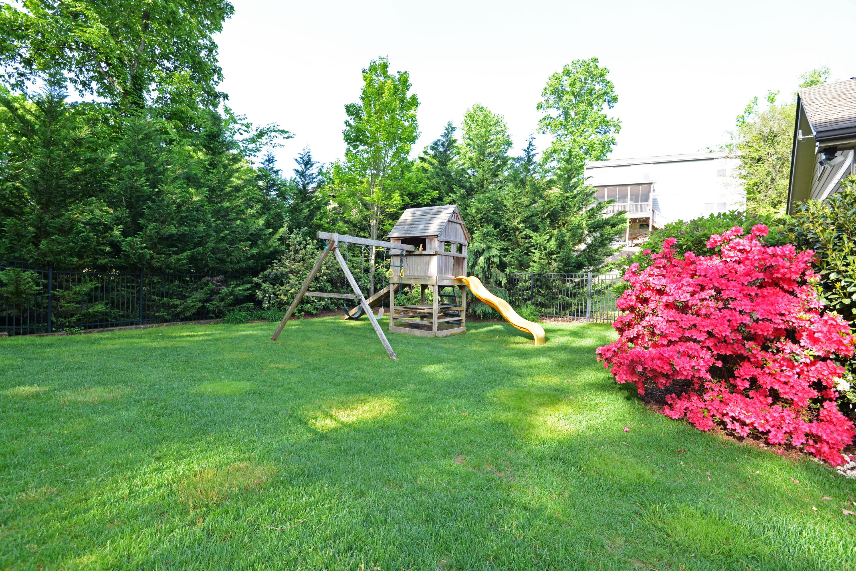 1204 East Dallas Road Chattanooga, TN 37405 - Photo 50 of 54 Back yard view 1 - med