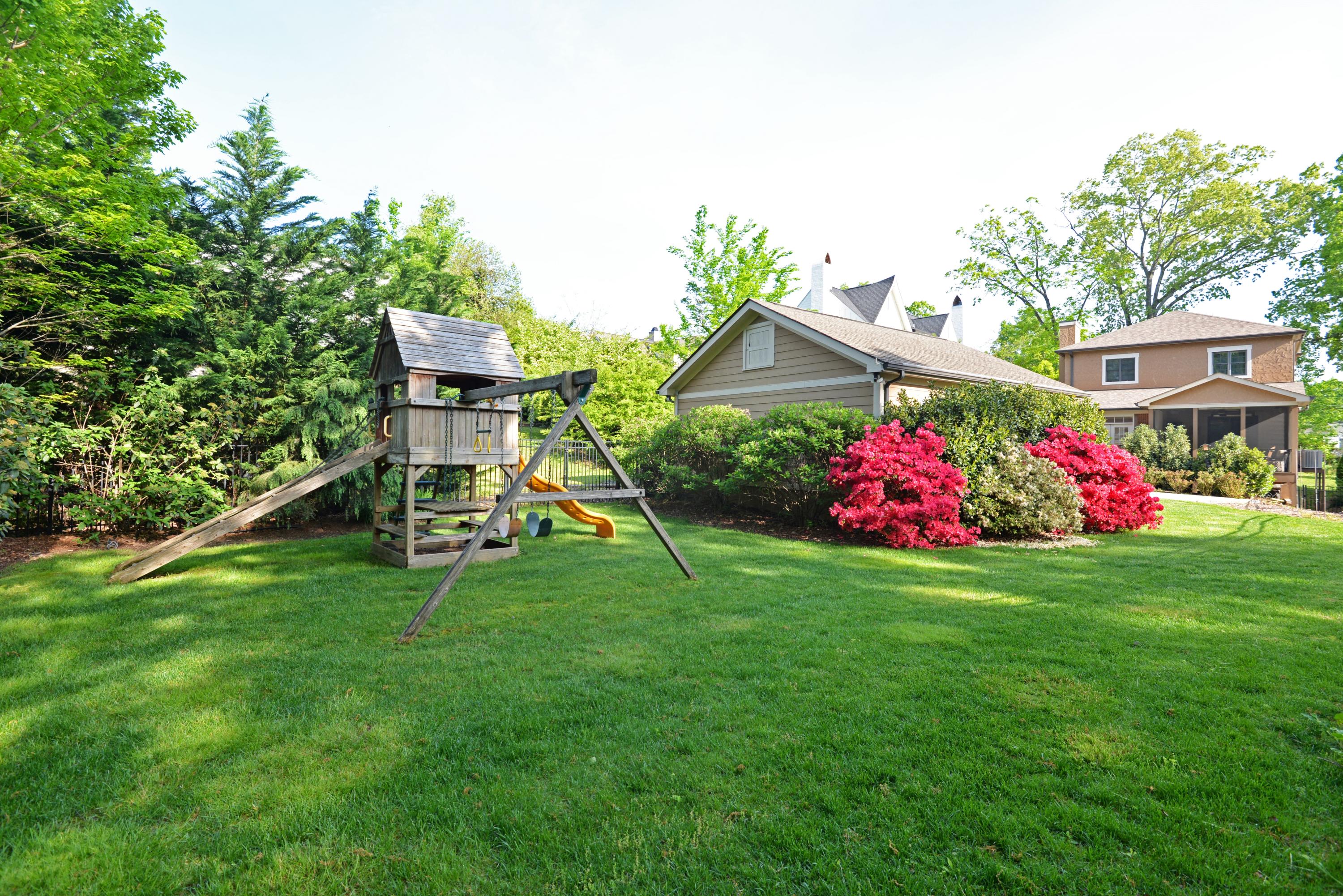 1204 East Dallas Road Chattanooga, TN 37405 - Photo 51 of 54 Back yard view 2 - med
