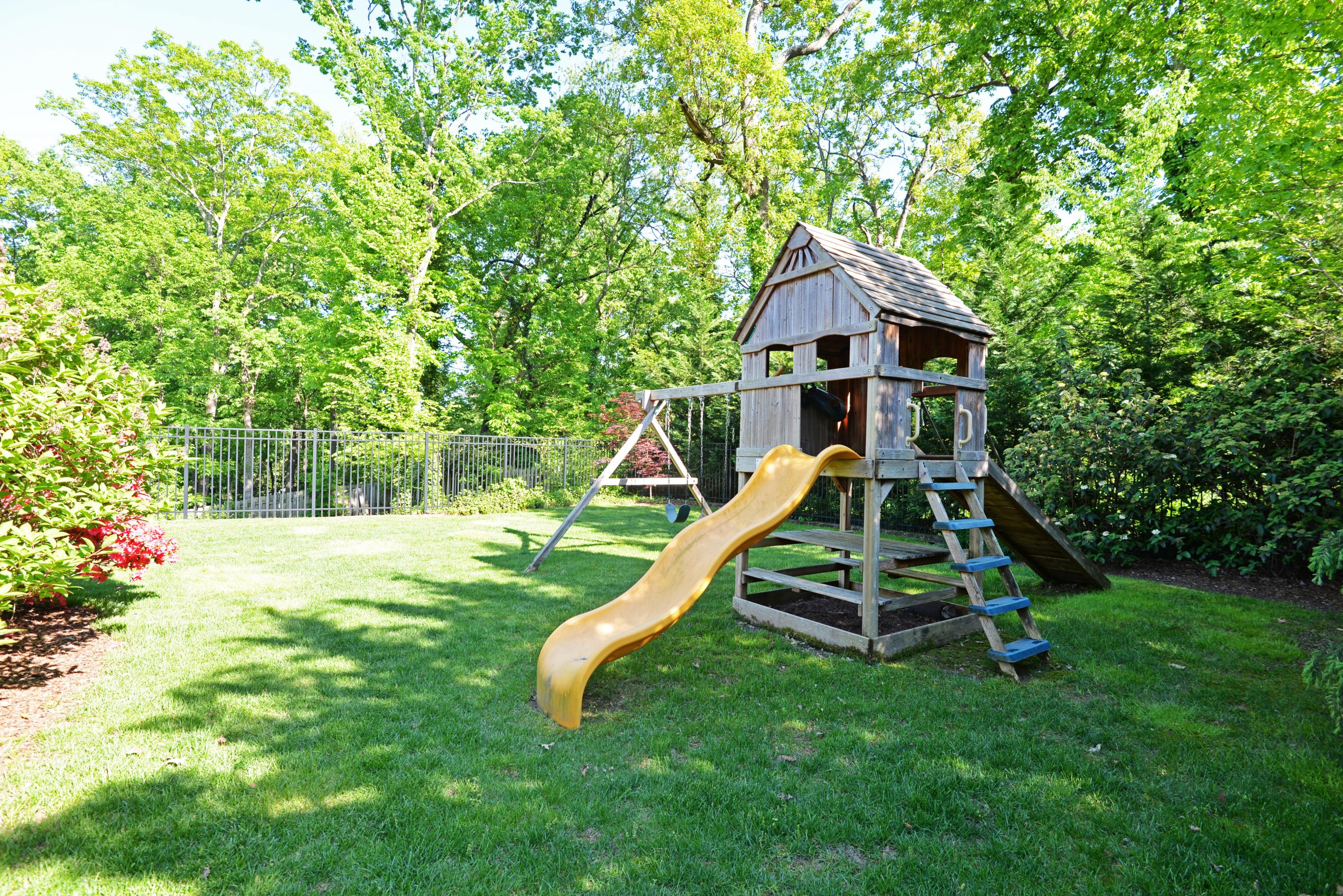 1204 East Dallas Road Chattanooga, TN 37405 - Photo 52 of 54 Back yard view 3 - med