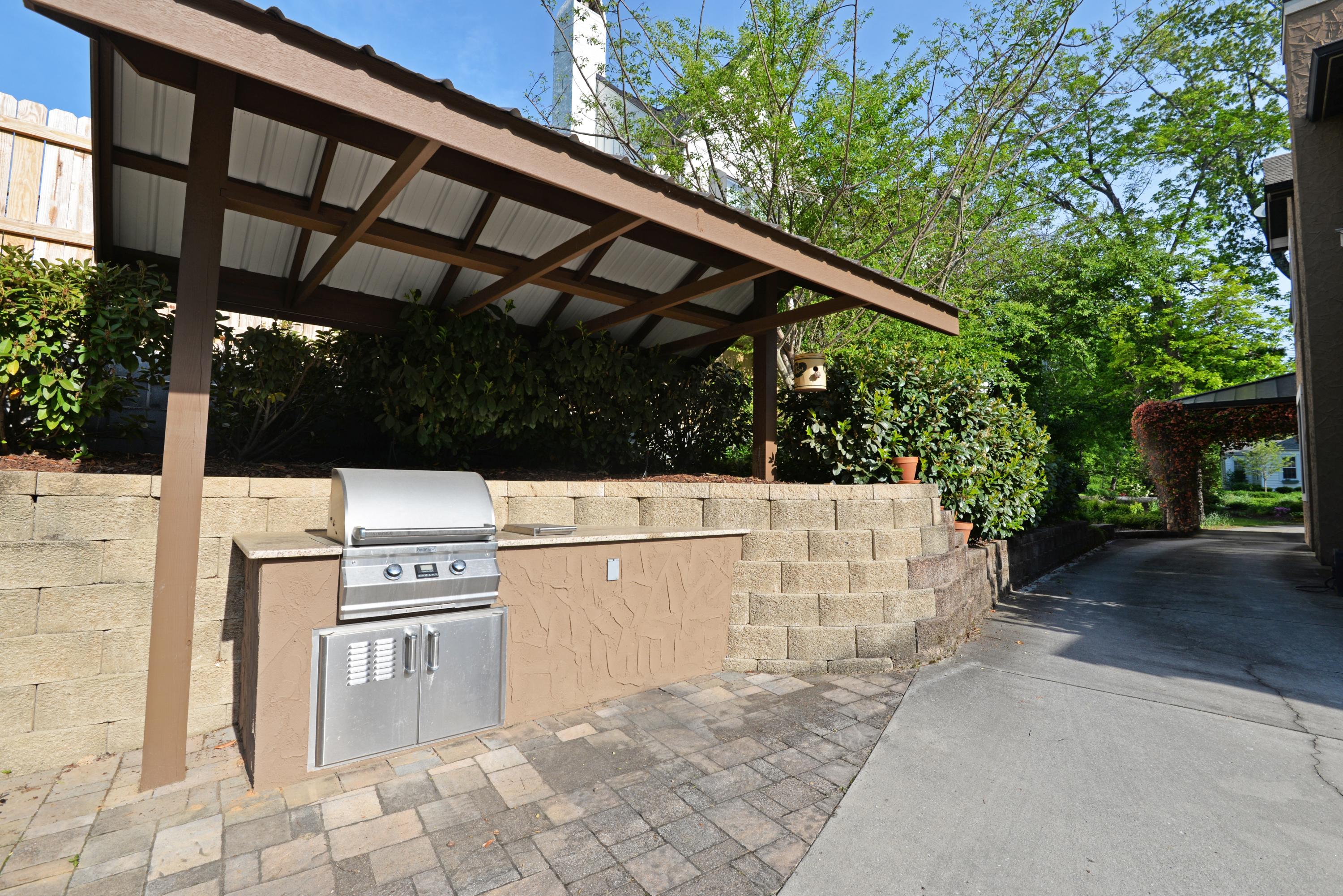 1204 East Dallas Road Chattanooga, TN 37405 - Photo 54 of 54 Built-in grill - med