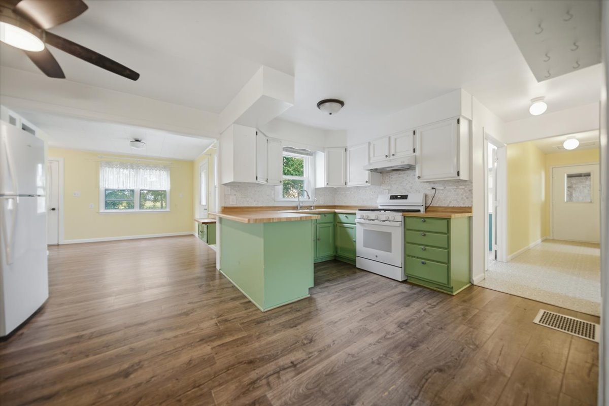 10464 2 Mile Road Thomson, IL 61285 - Photo 14 of 28 Gallery Image 14
