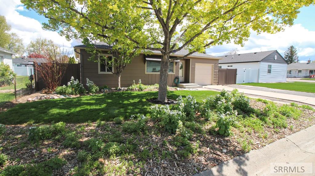 1016 Gray Avenue Pocatello, ID 83201 - Photo 4 of 35