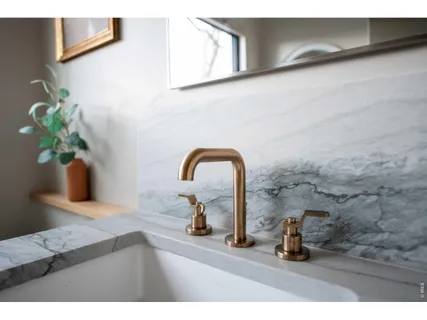 a close view of sink