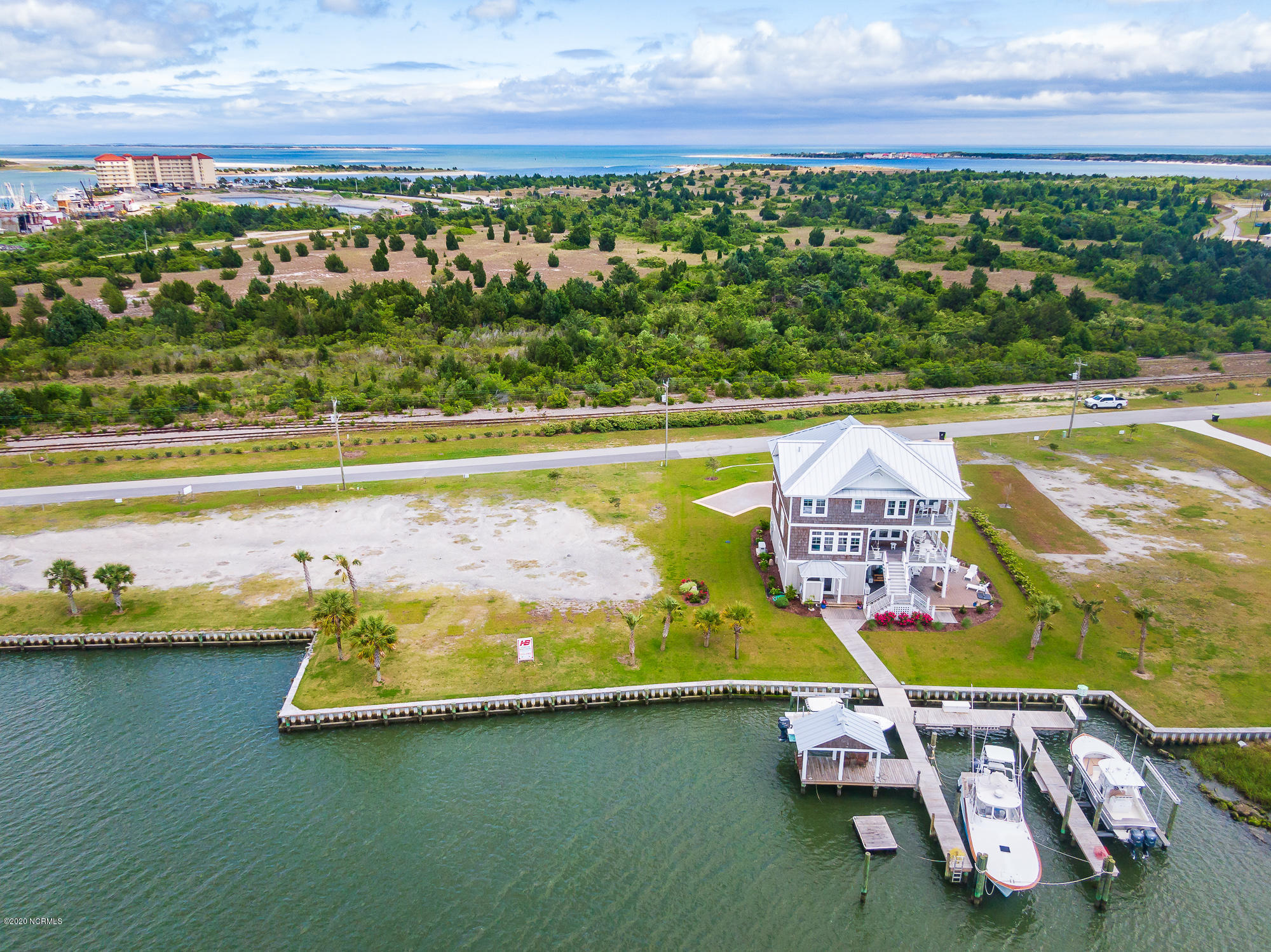 210 Radio Island Road Beaufort, NC 28516 - Photo 12 of 19 Tide Lines lot 5