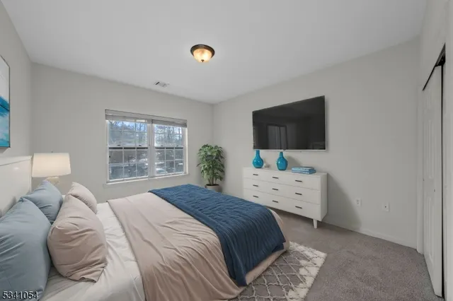 $1,985 | 21 Park Drive, Unit 21, Clinton, NJ 08809