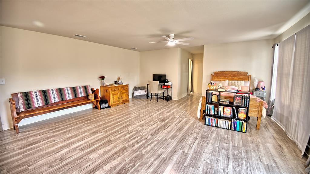 301 Spring Street Forestburg, TX 76239 - Photo 12 of 25 Den currently being used as a bedroom