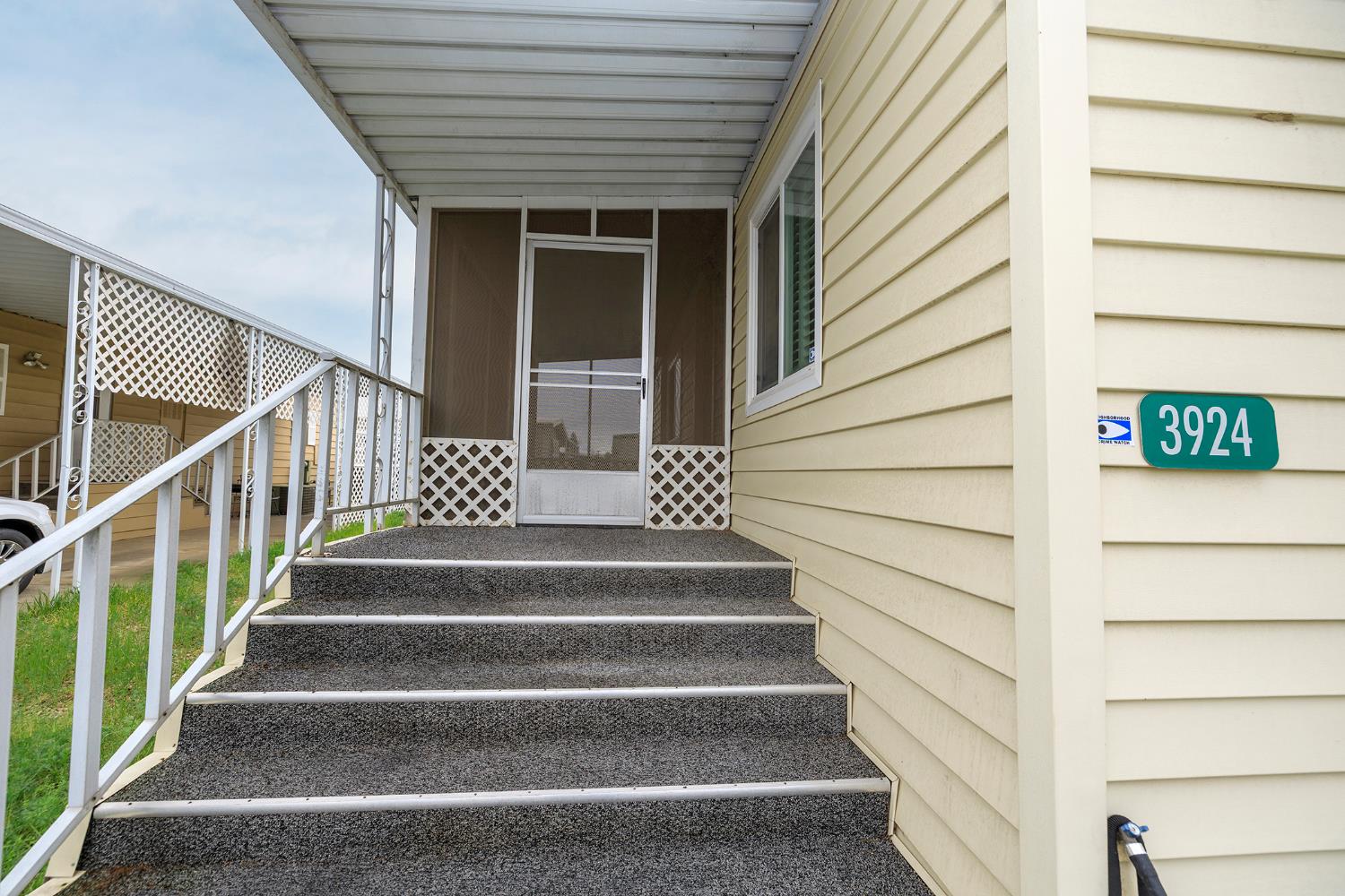 3924 Lahaina Lane Modesto, CA 95355 - Photo 6 of 32 a view of entryway
