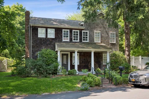 $4,150,000 | 25 Harrison Street, Sag Harbor, NY 11963