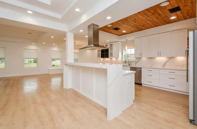 $738,221 | 10603 Riverview Drive, Houston, TX 77042