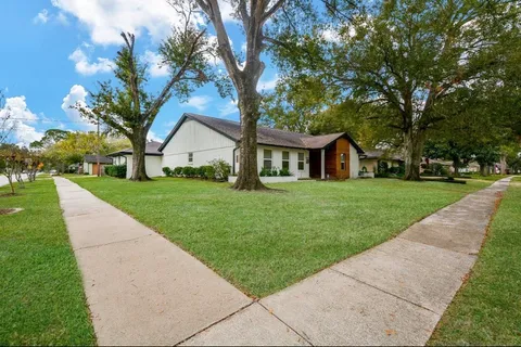 $738,221 | 10603 Riverview Drive, Houston, TX 77042