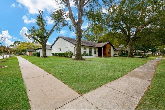 $738,221 | 10603 Riverview Drive, Houston, TX 77042