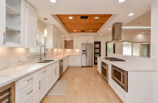 $738,221 | 10603 Riverview Drive, Houston, TX 77042