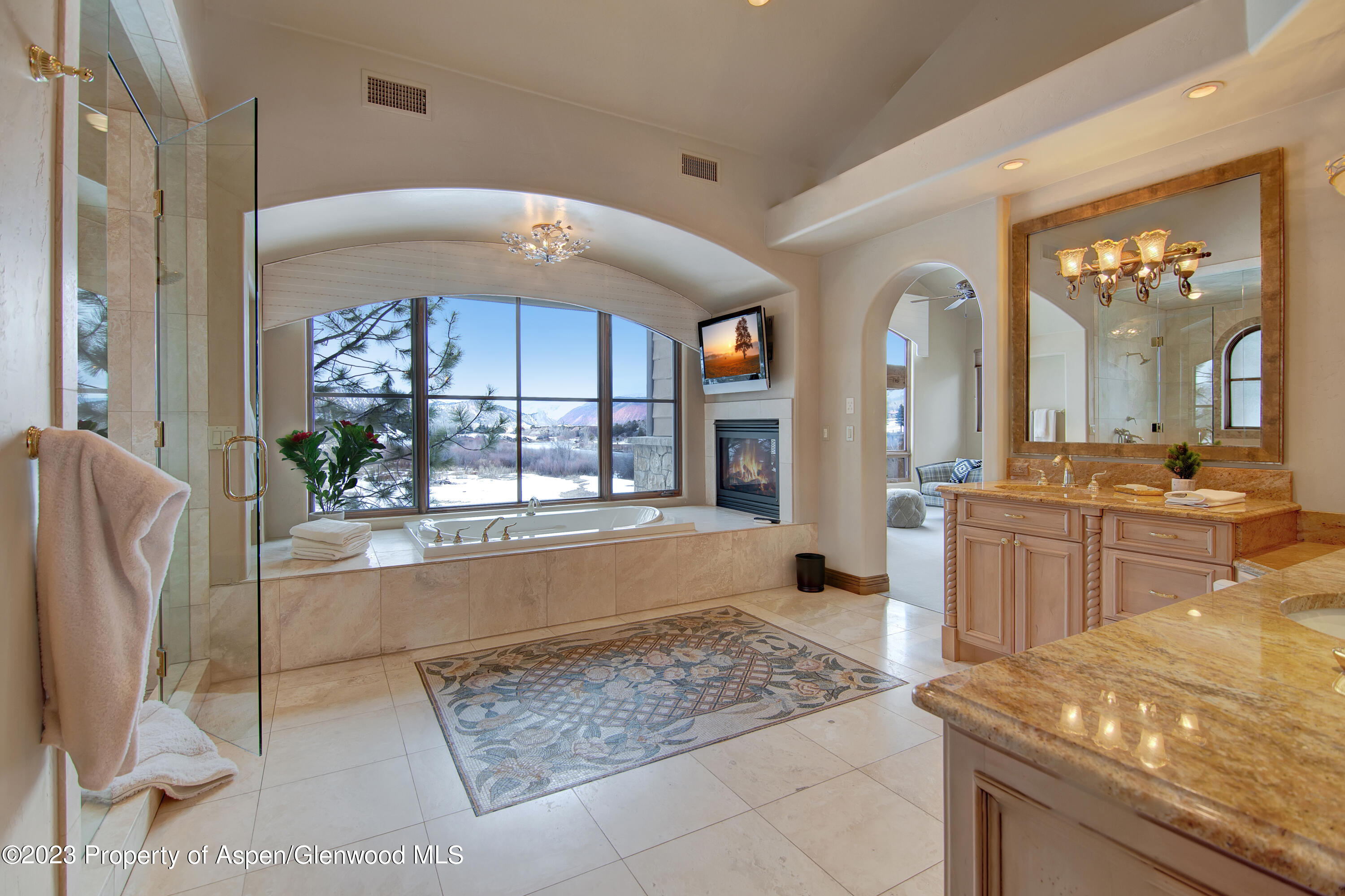 160 River Glen Road Carbondale, CO 81623 - Photo 9 of 24 a kitchen with sink and refrigerator