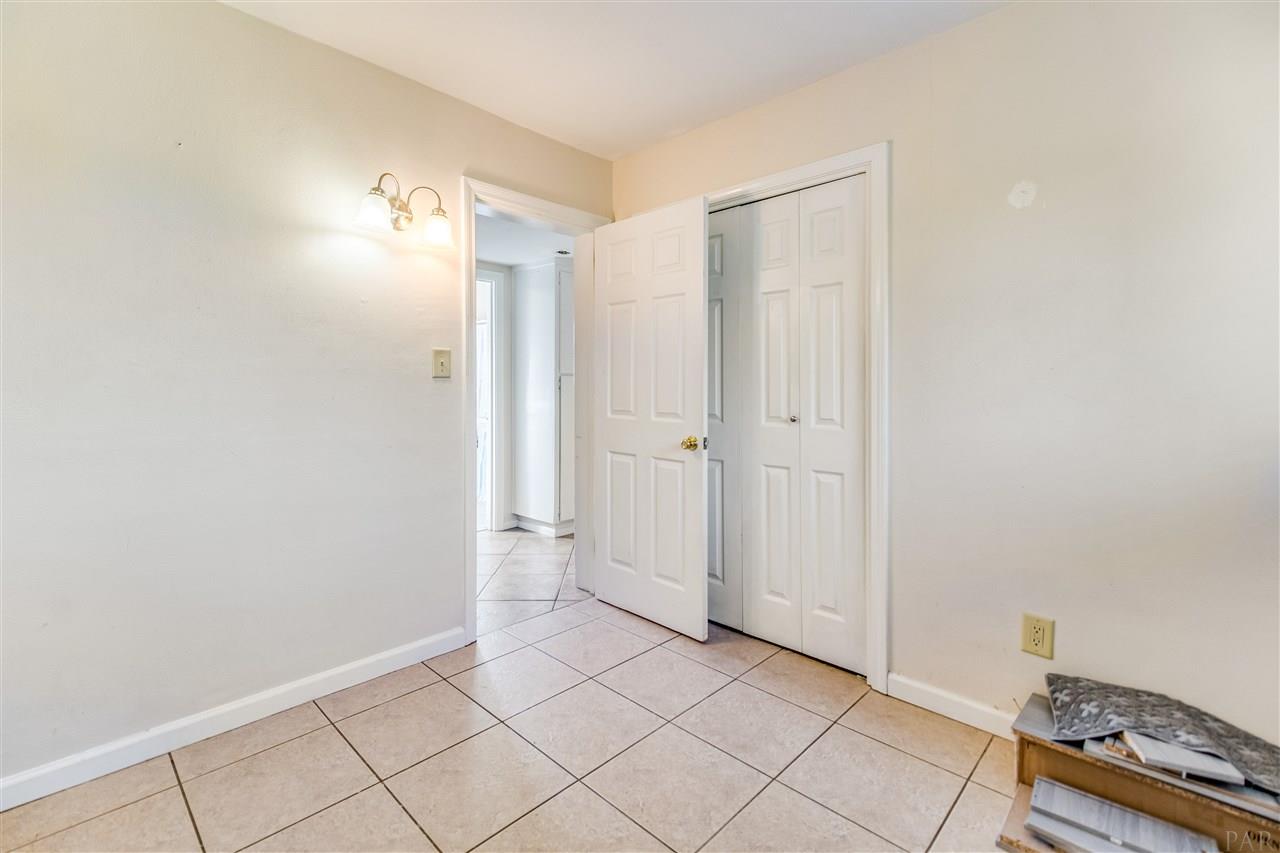 8 Eaton Road Pensacola, FL 32506 - Photo 18 of 39