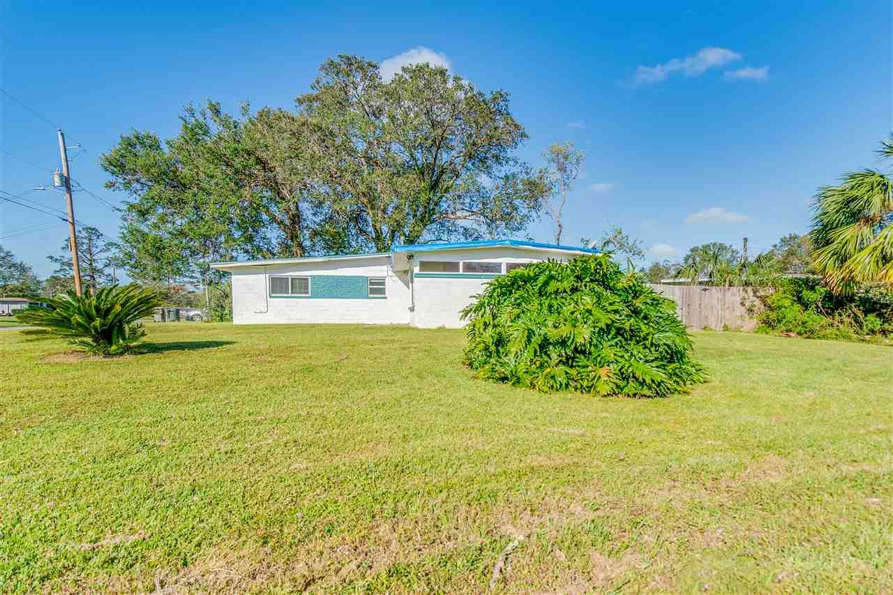 8 Eaton Road Pensacola, FL 32506 - Photo 5 of 39