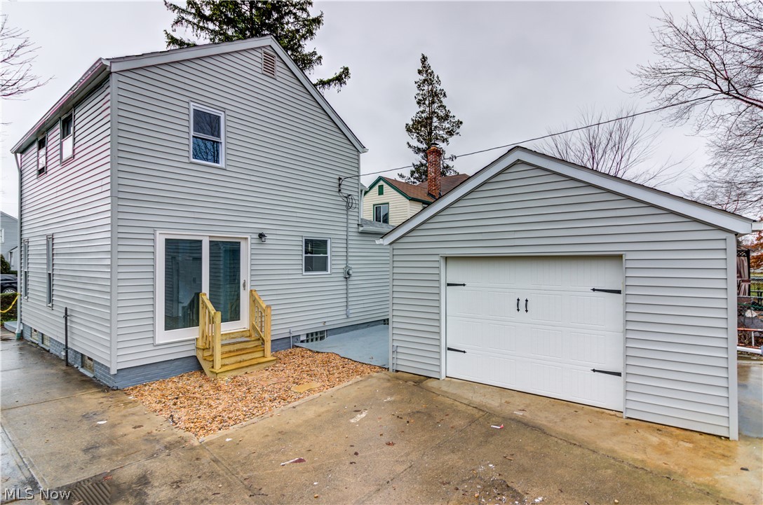 3862 Strandhill Road Cleveland, OH 44128 - Photo 4 of 30 Gallery Image 4