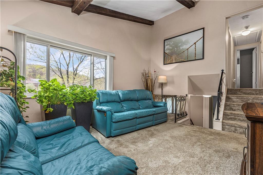 532 McCombs Road Venetia, PA 15367 - Photo 8 of 25 Gallery Image 8