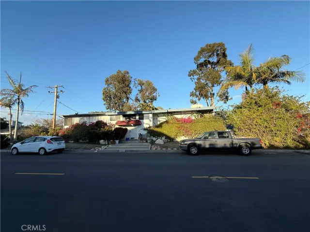 $3,250,000 | 2200 Lake Park Lane, Newport Beach, CA 92660