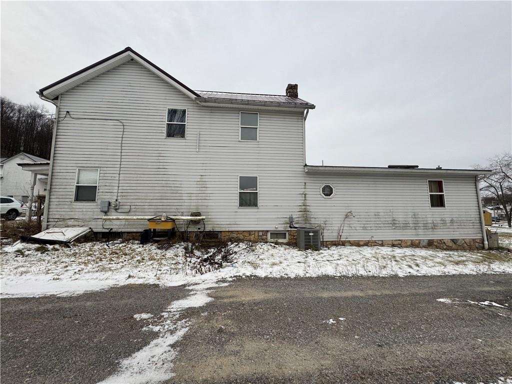 127 Washington Avenue Rural Valley, PA 16249 - Photo 4 of 14