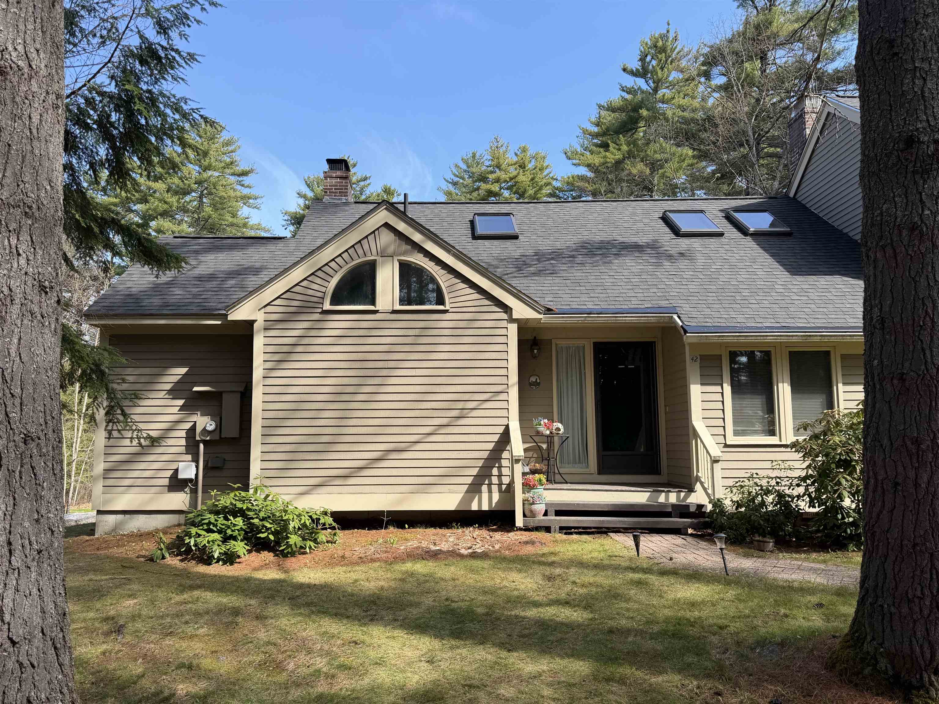 42 Point Breeze Road Wolfeboro, NH 03894 - Photo 4 of 44