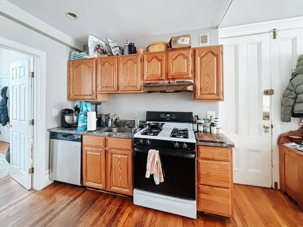 $3,730 | 57 Dwight Street, Unit 1, Boston, MA 02118