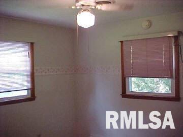 406 3rd Street Colp, IL 62918 - Photo 9 of 17