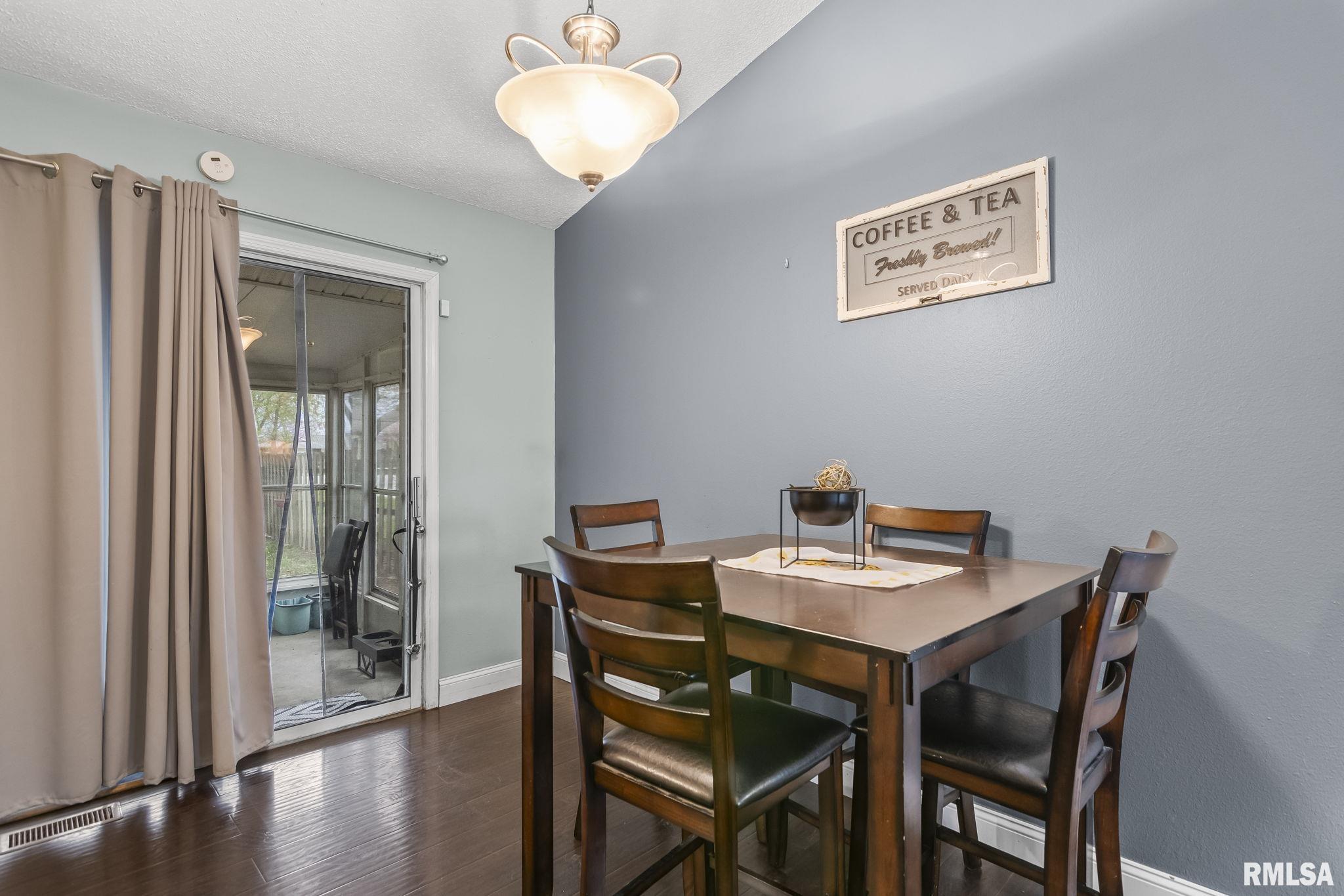 241 North Durkin Drive Springfield, IL 62702 - Photo 5 of 29