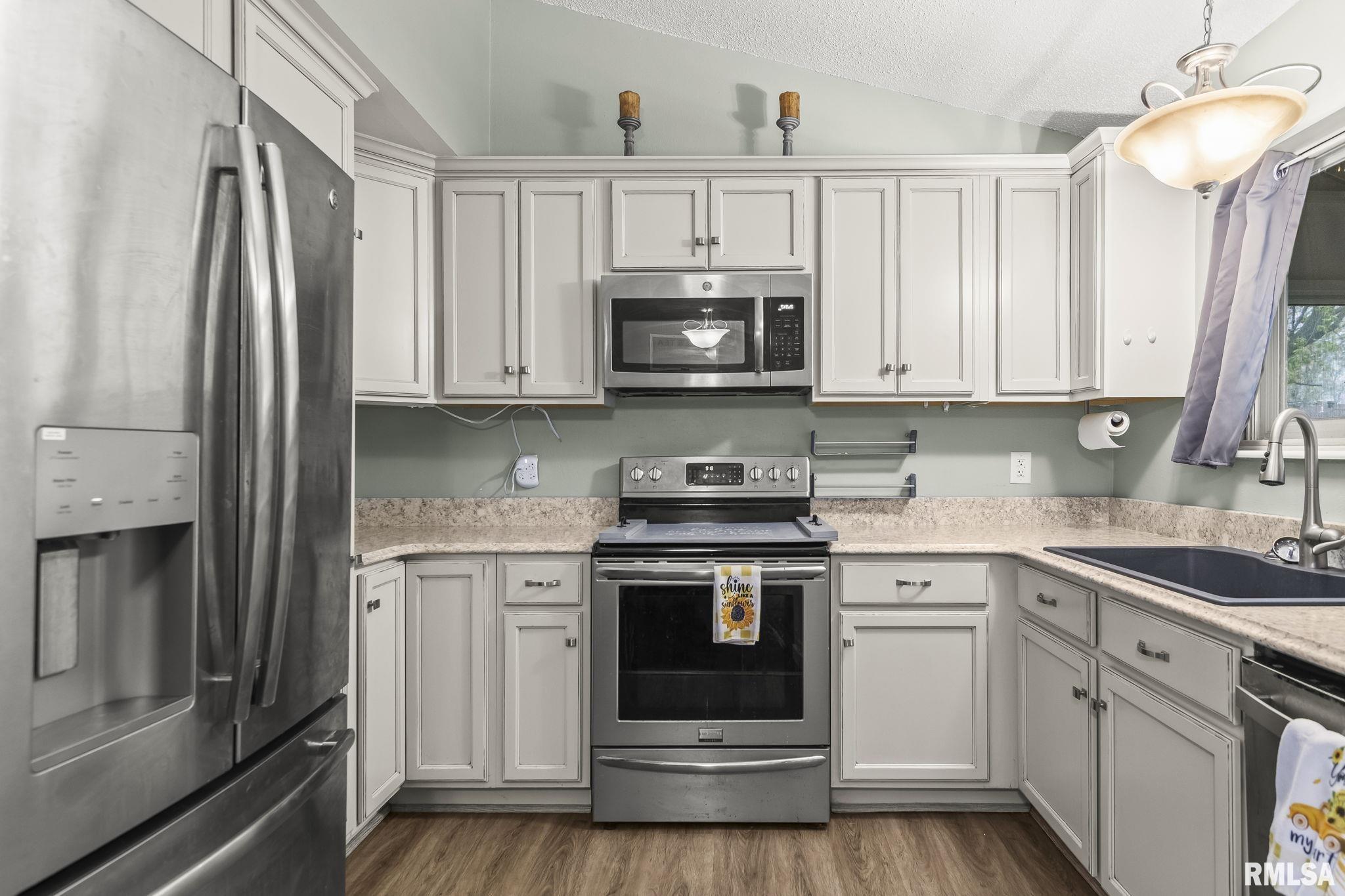 241 North Durkin Drive Springfield, IL 62702 - Photo 9 of 29