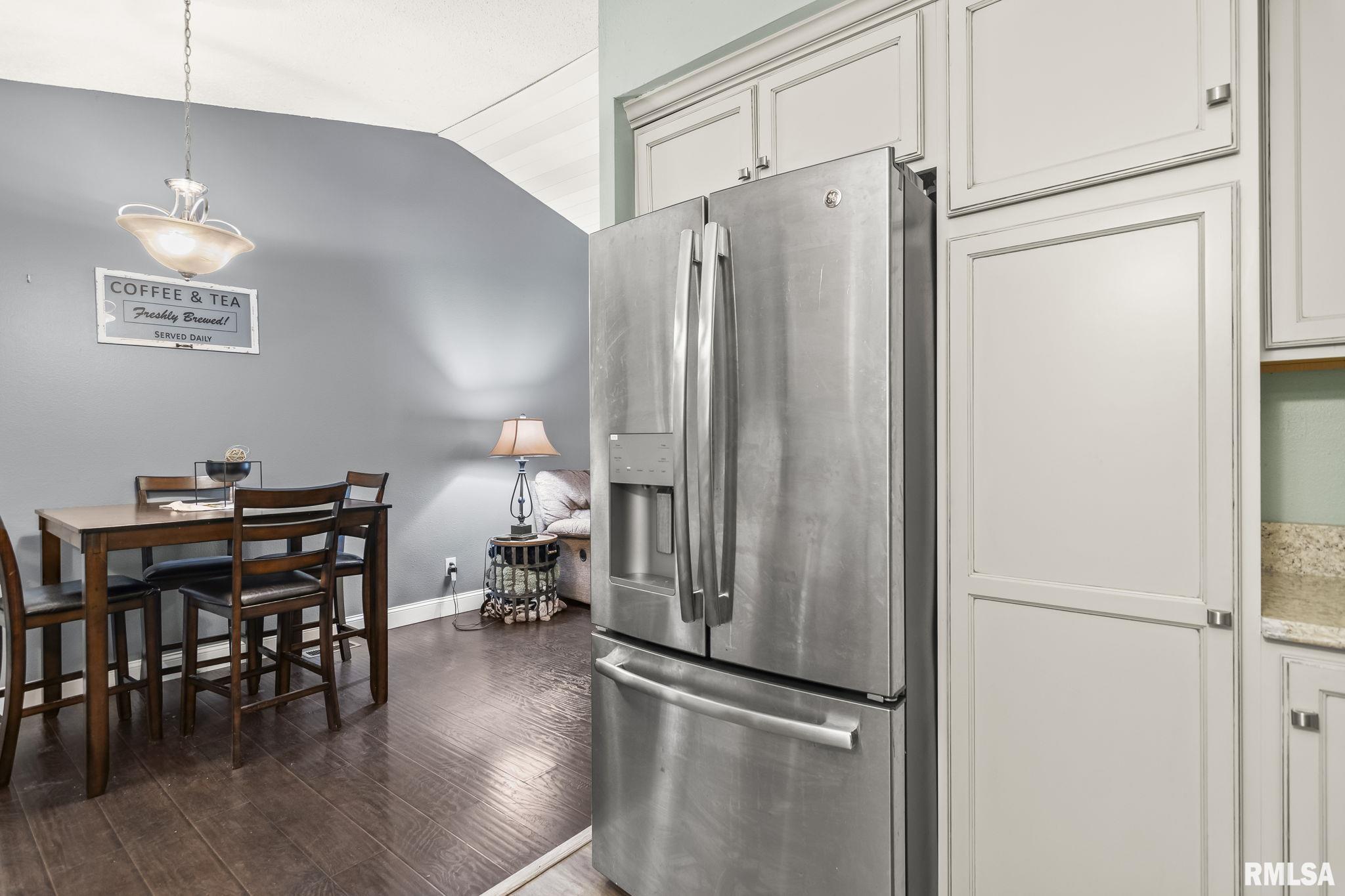 241 North Durkin Drive Springfield, IL 62702 - Photo 10 of 29