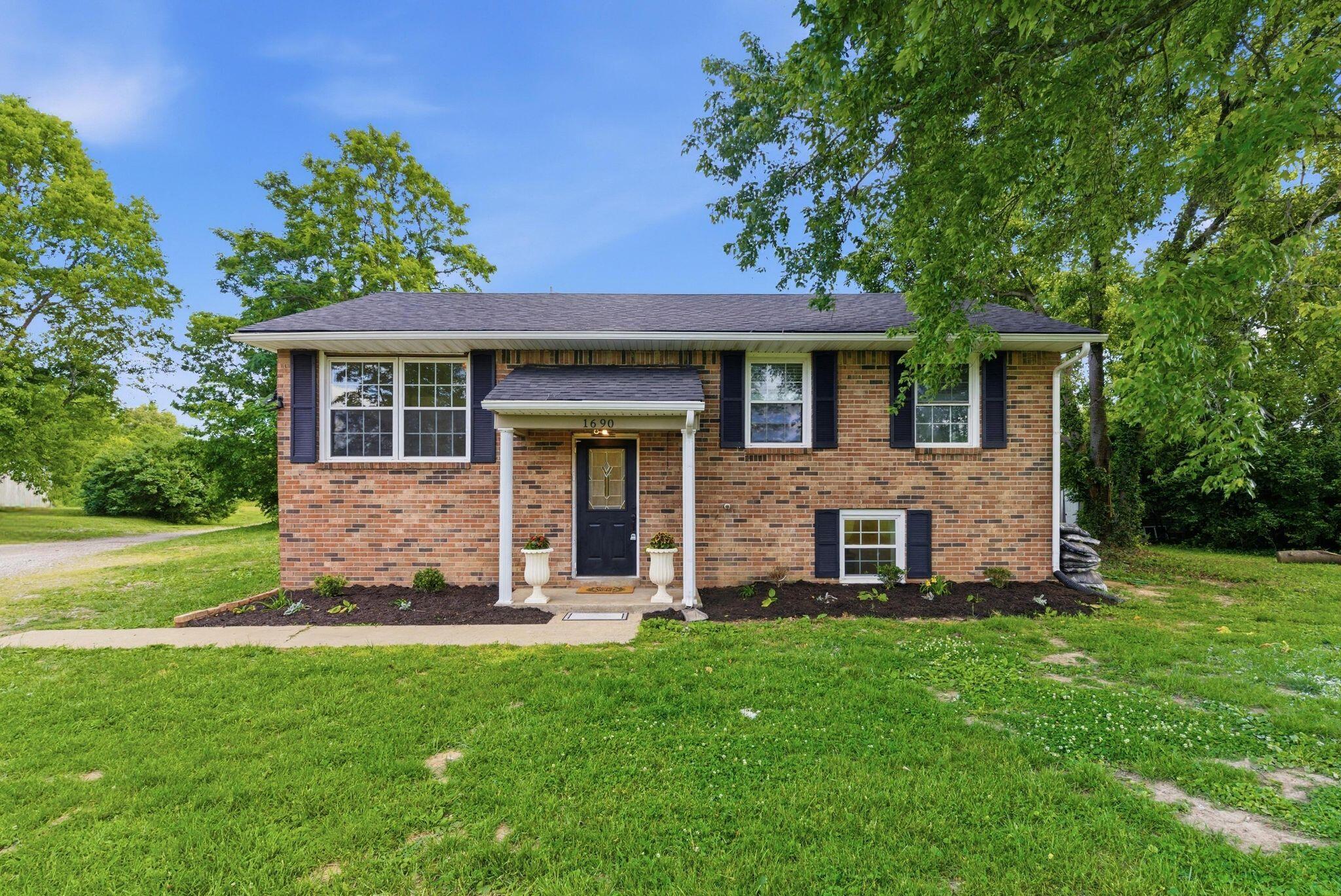 1690 Menelaus Road Berea, KY 40403 - Photo 1 of 46 1_001_dsc01308_autoremove_33560644