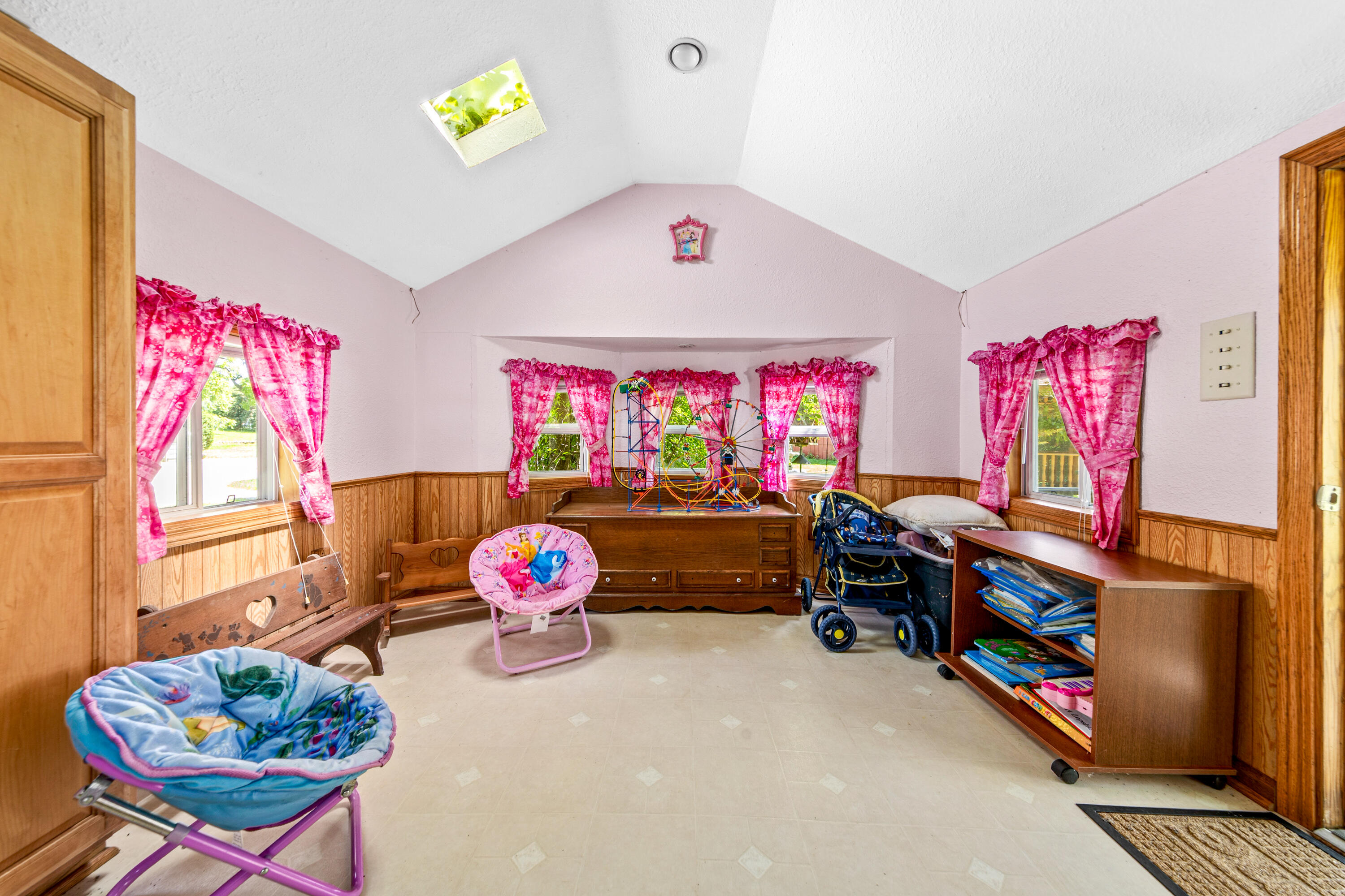 1538 3rd Street Delafield, WI 53018 - Photo 21 of 50 Inside Playhouse