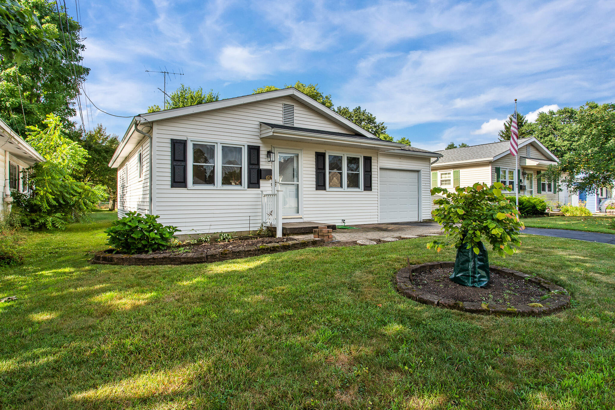 613 East Light Street Urbana, OH 43078 - Photo 2 of 38 1
