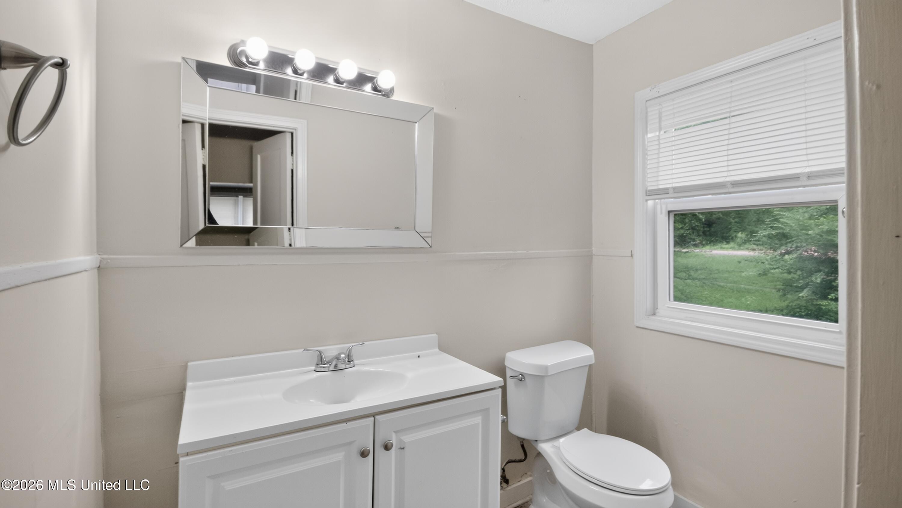 609 Launcelot Road Jackson, MS 39206 - Photo 26 of 30 29_609_Launcelot_Rd-Bathroom-0403