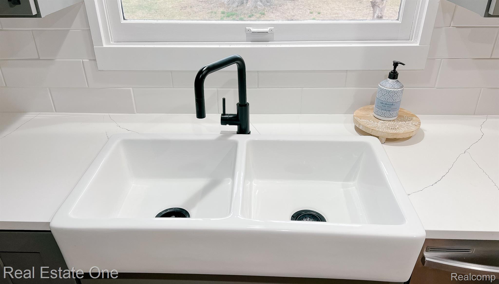 90 Shoreham Road Grosse Pointe, MI 48236 - Photo 8 of 32 Gallery Image 8
