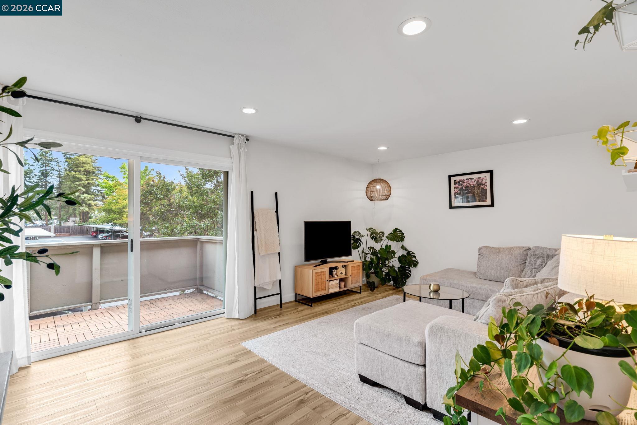 825 Oak Grove Road, Unit 30 Concord, CA 94518 - Photo 13 of 35