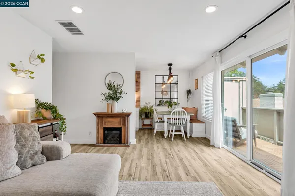 $359,000 | 825 Oak Grove Road, Unit 30, Concord, CA 94518