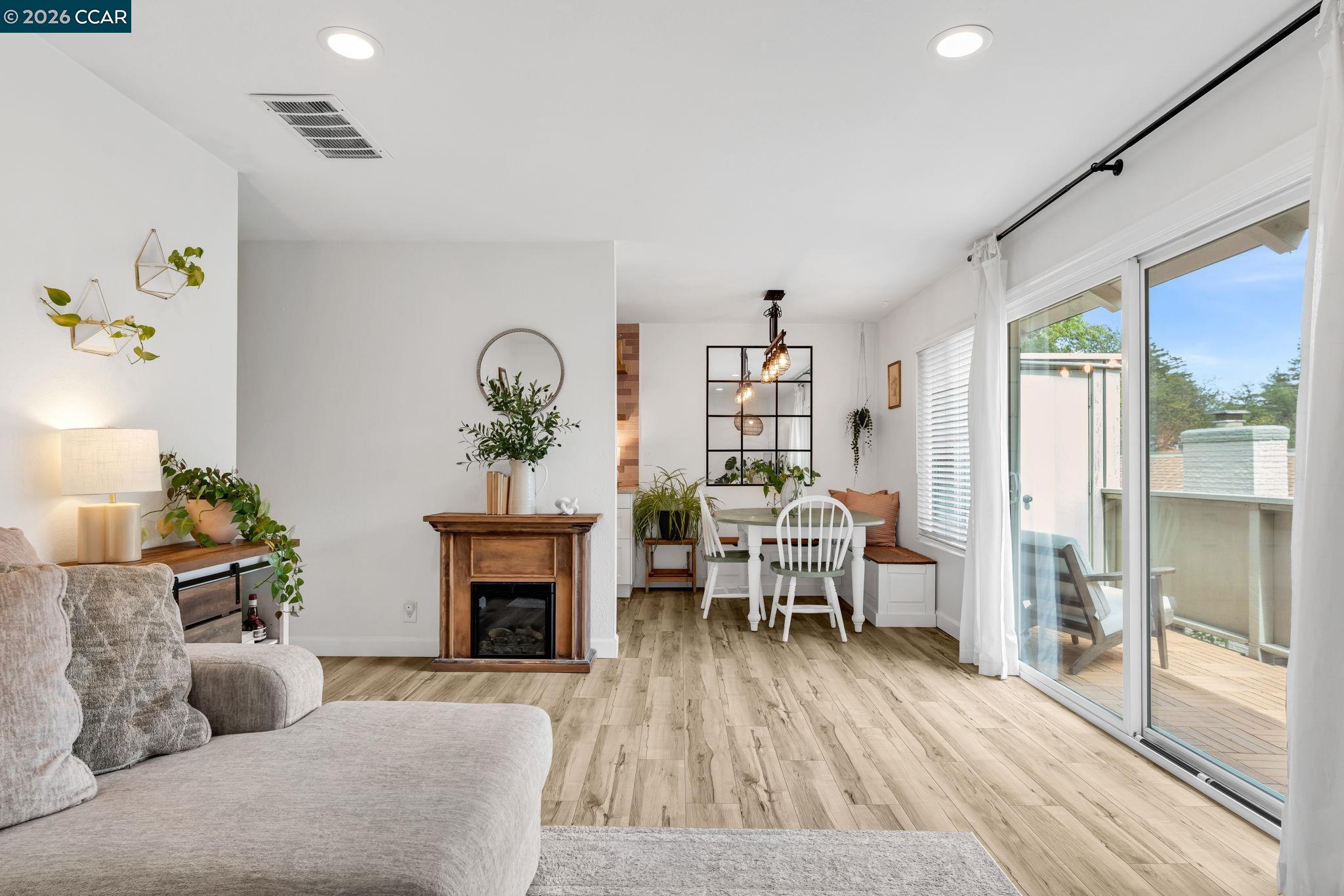 825 Oak Grove Road, Unit 30 Concord, CA 94518 - Photo 16 of 35
