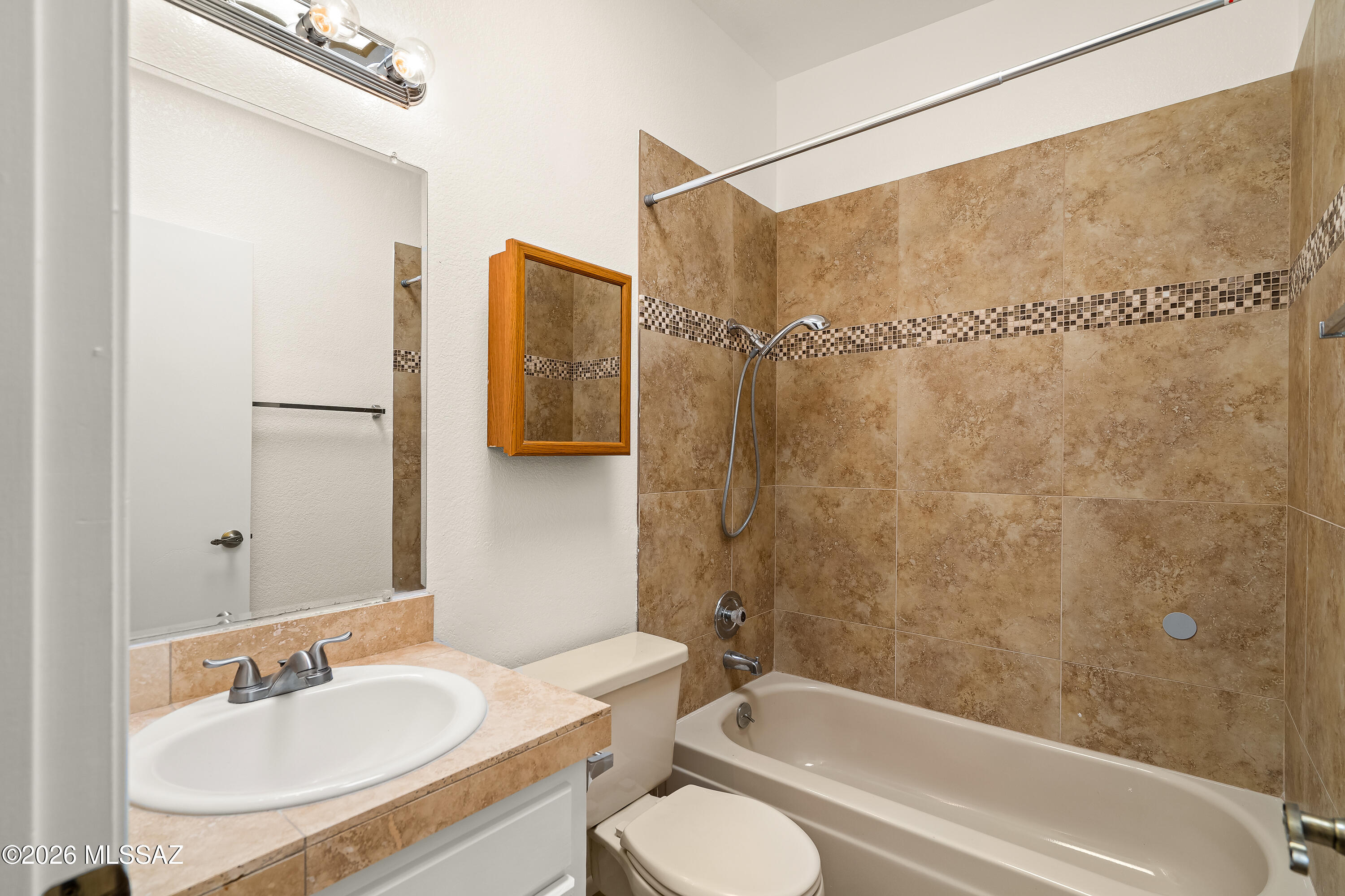 6224 North Rockglen Road Tucson, AZ 85704 - Photo 14 of 26 Guest bath