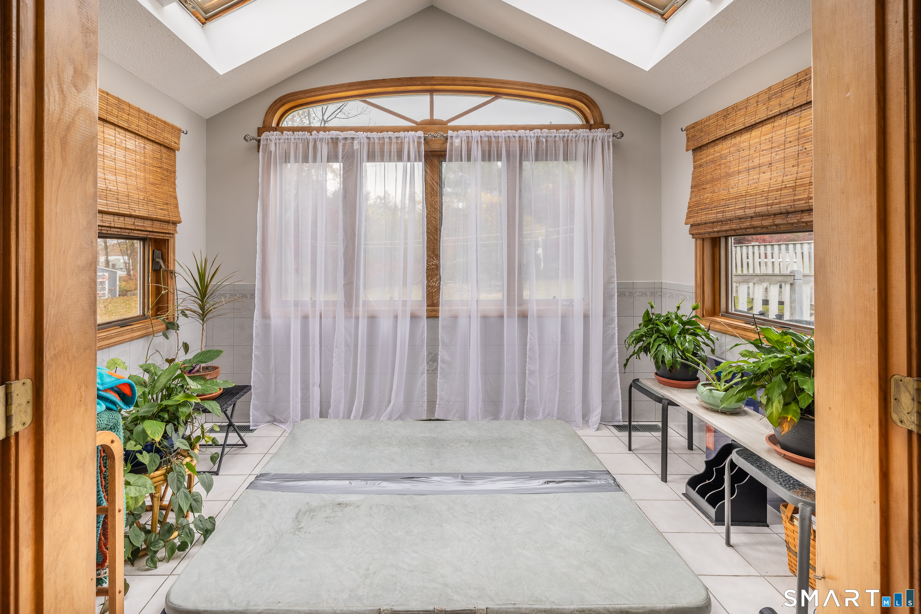 91 Ford Street Ansonia, CT 06401 - Photo 7 of 39